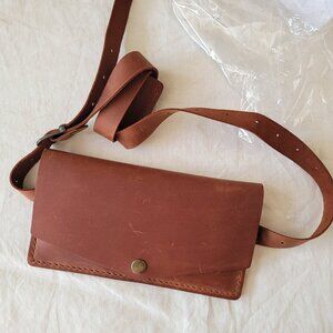 NWT MATTE Auburn Brown Leather Snap Close Belt Bag